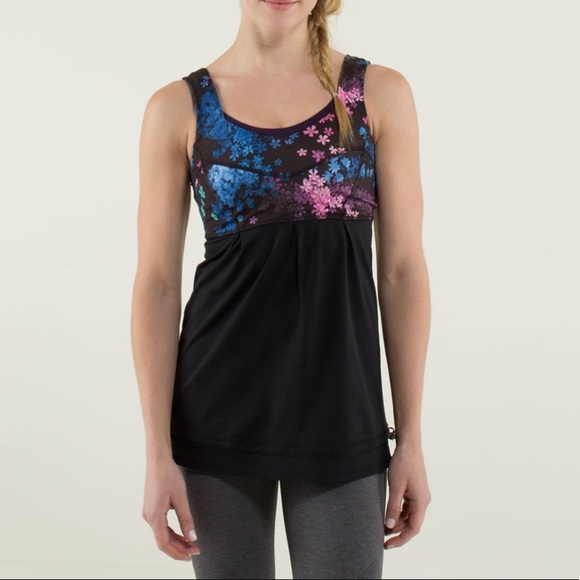 Lululemon Tame Me Tank
Black / Petal Pop Multi Size 6 - Picture 12 of 14